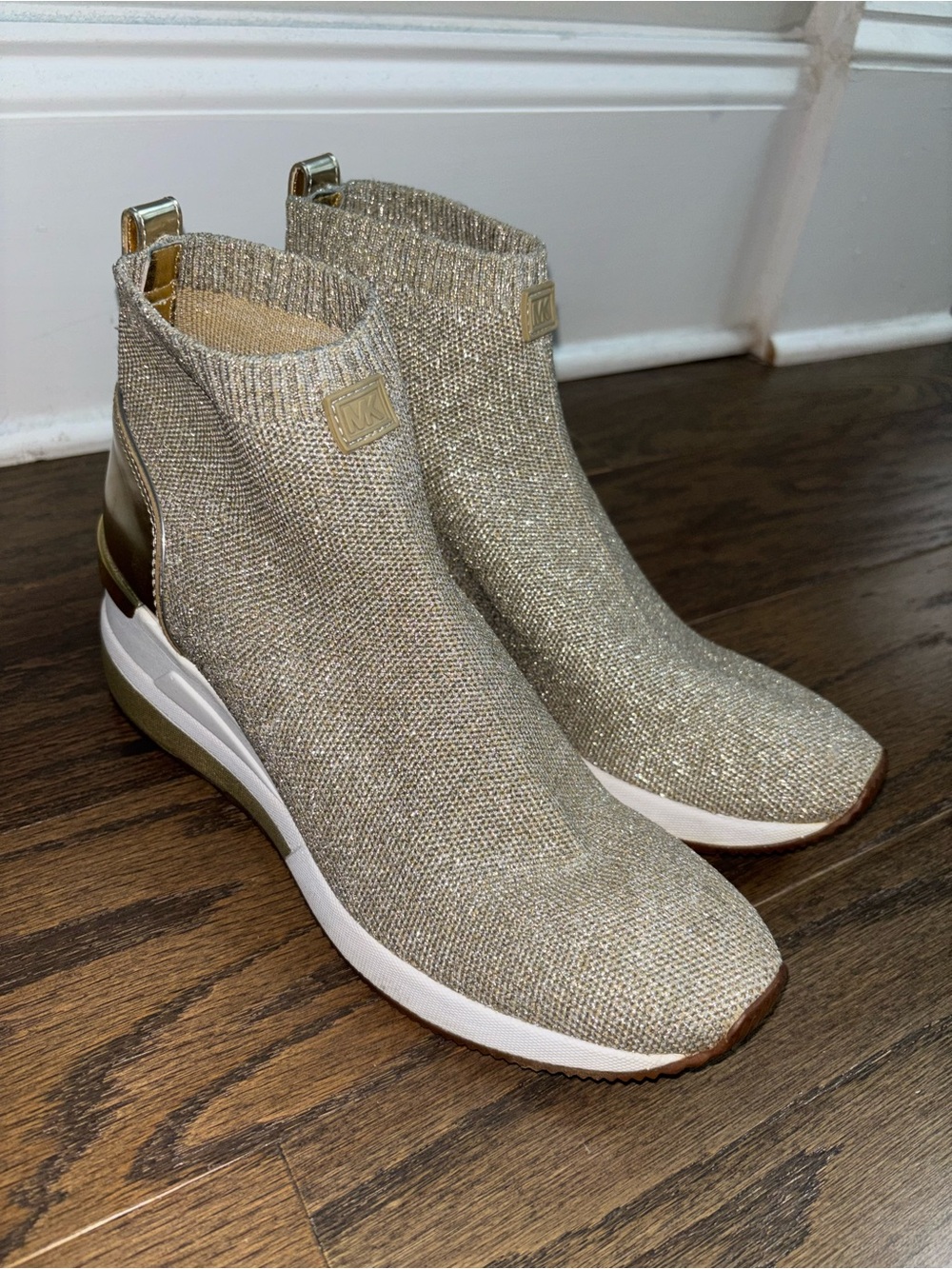 MICHAEL KORS Skyler Women’s Sneaker Booties in Light Gold (size 7.5).
